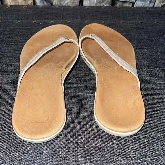 Olukai‎ Honu Sandals, Taupe, Size 6Like New