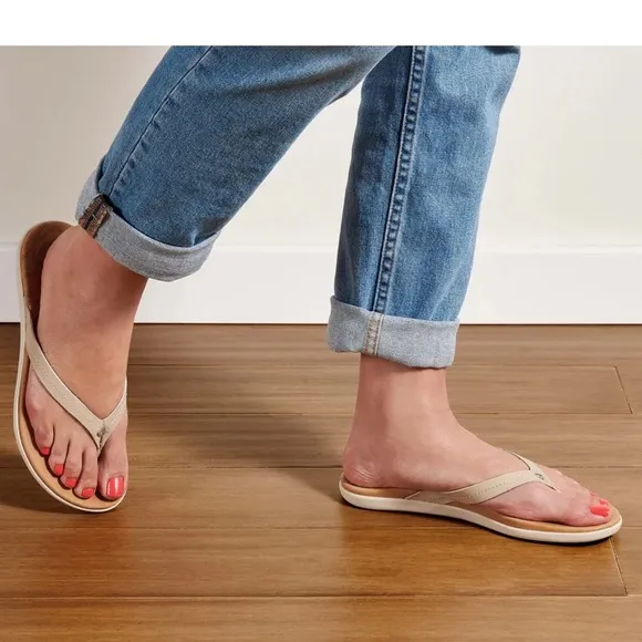 Olukai‎ Honu Sandals, Taupe, Size 6Like New