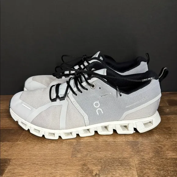 On Cloud Women’s Running Shoes Size 8.5