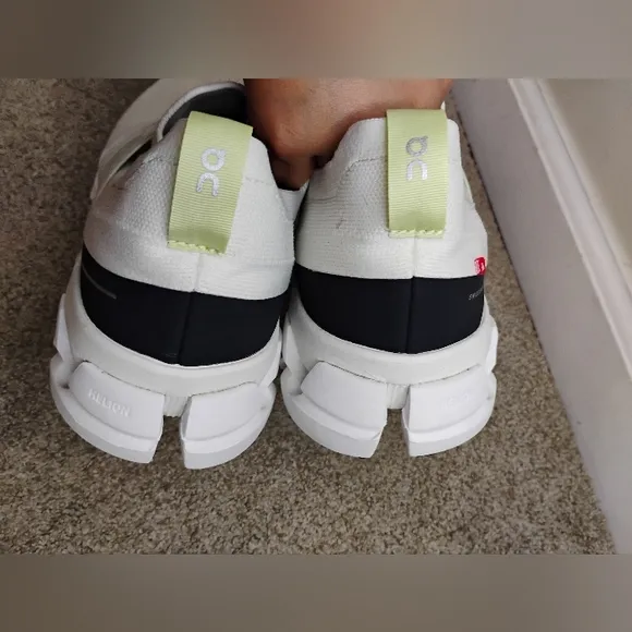 On Running Men's Size 11  White Athletic Shoes