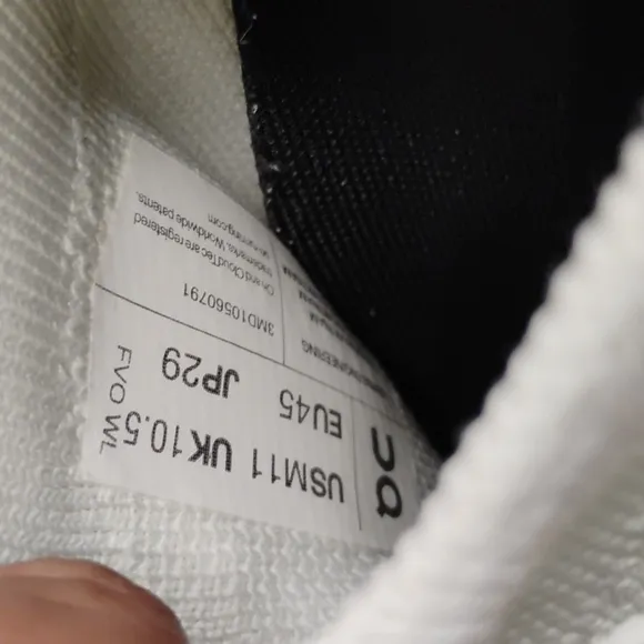 On Running Men's Size 11  White Athletic Shoes