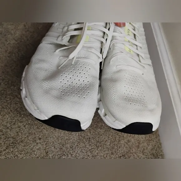 On Running Men's Size 11  White Athletic Shoes