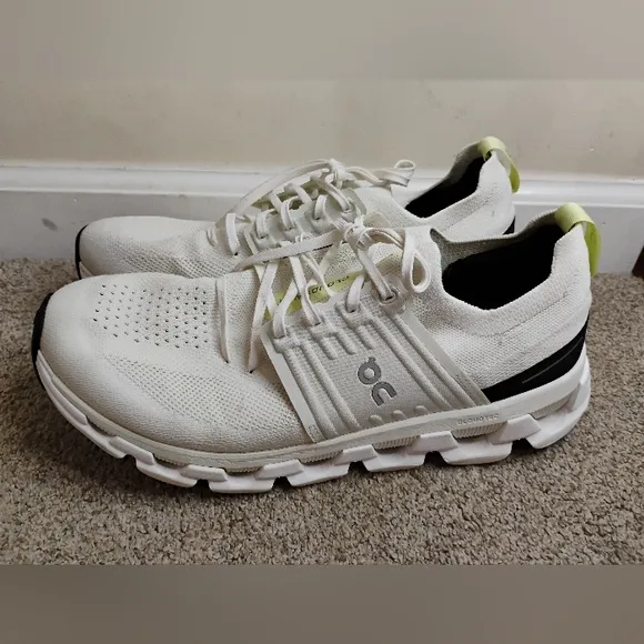 On Running Men's Size 11  White Athletic Shoes