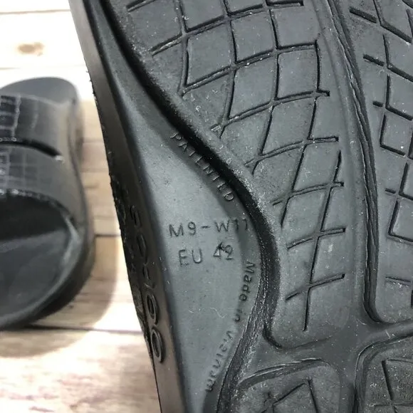 Oofos Ooahh Slip On Sandals Mens Size 9 Recovery Casual Comfort Black Rubber