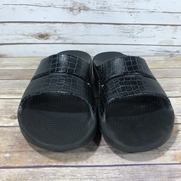 Oofos Ooahh Slip On Sandals Mens Size 9 Recovery Casual Comfort Black Rubber