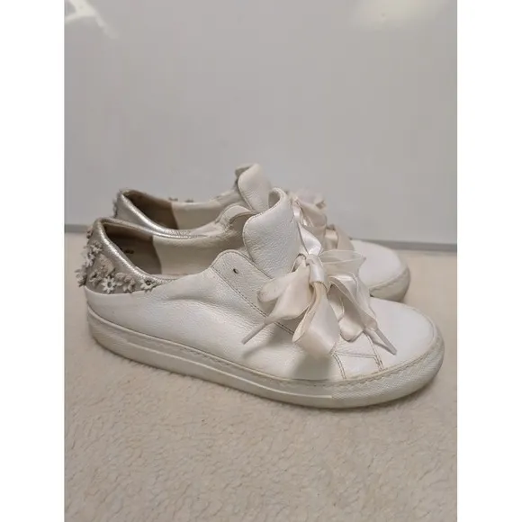 Paul Green Tiger Lilly Sneakers Winter White Silver Flowers Cream Satin Ribbon 7