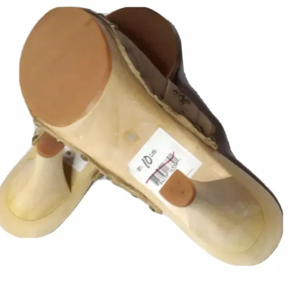 Pelle Moda Leather Mule Shoes Heels Womens 10M Tan Stud Accents Retail $140