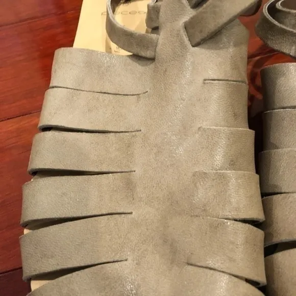 Pieces Gray Leather Sandals Size 11/42