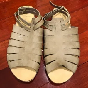 Pieces Gray Leather Sandals Size 11/42