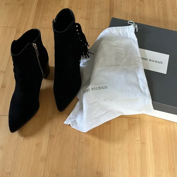 Pierre Balmain ankle boots