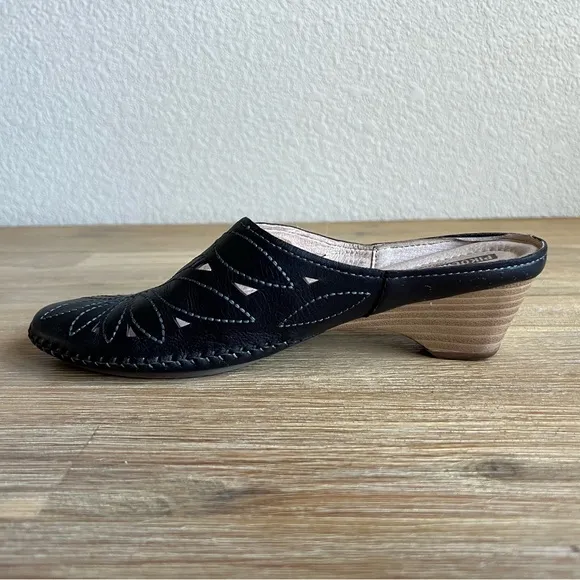 PIKOLINOS Black Mules with Decorative Stitching
