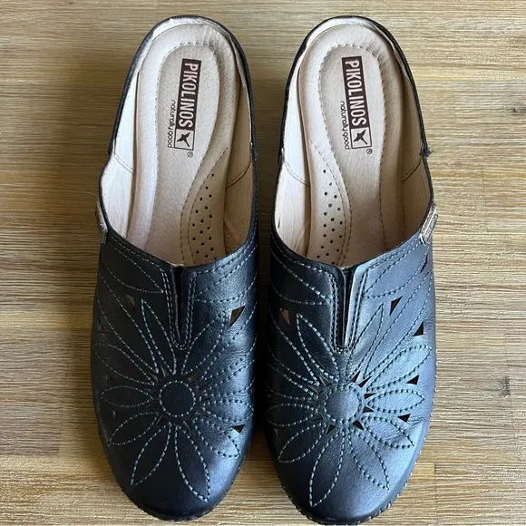 PIKOLINOS Black Mules with Decorative Stitching