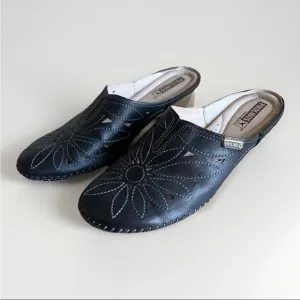 PIKOLINOS Black Mules with Decorative Stitching