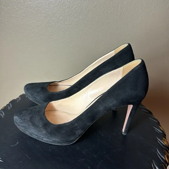 Prada almond toe suede pumps, size 38 (7-7.5) 100% Authentic!