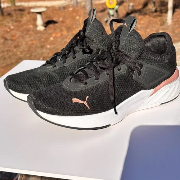 PUMA Sneakers Amare Black / Rose Gold Women's Running Shoes Size 8.5 US