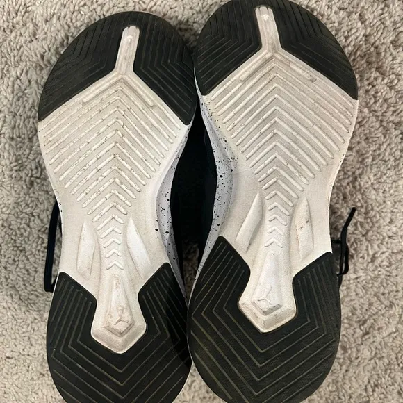Puma Softfoam Contempt Demi Mesh women’s size 9 black &amp; white running shoes