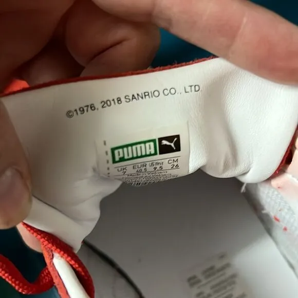 PUMA x Hello Kitty suede shoes Size 9.5   B53