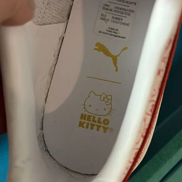 PUMA x Hello Kitty suede shoes Size 9.5   B53