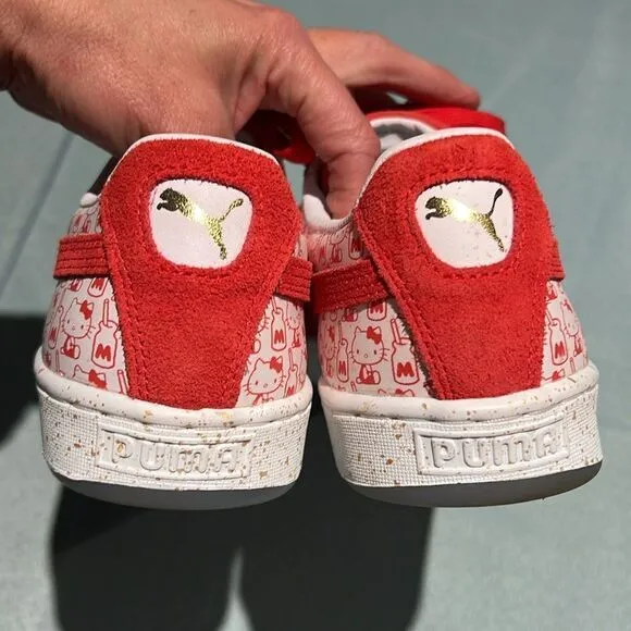 PUMA x Hello Kitty suede shoes Size 9.5   B53