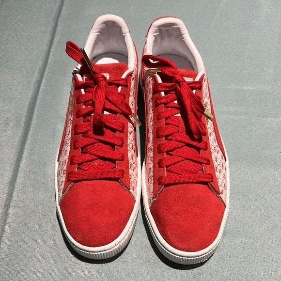 PUMA x Hello Kitty suede shoes Size 9.5   B53