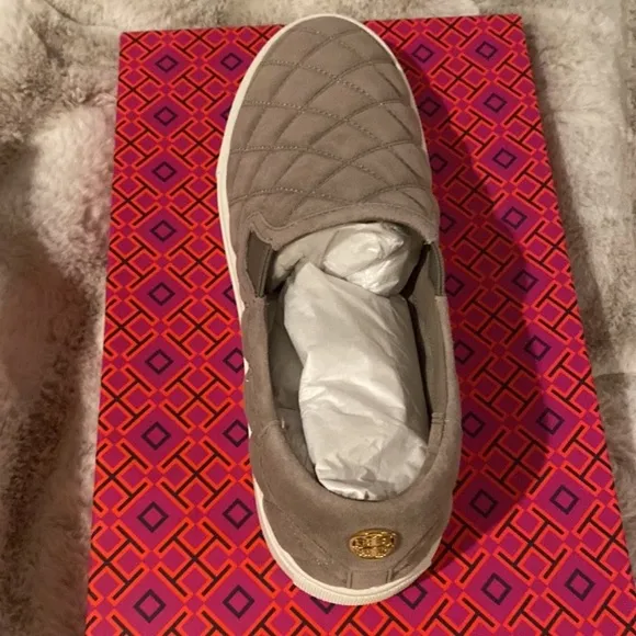Quilted Slip-On Tory Burch Shoes Size 9 Excellent Condition.