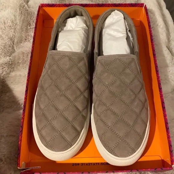 Quilted Slip-On Tory Burch Shoes Size 9 Excellent Condition.