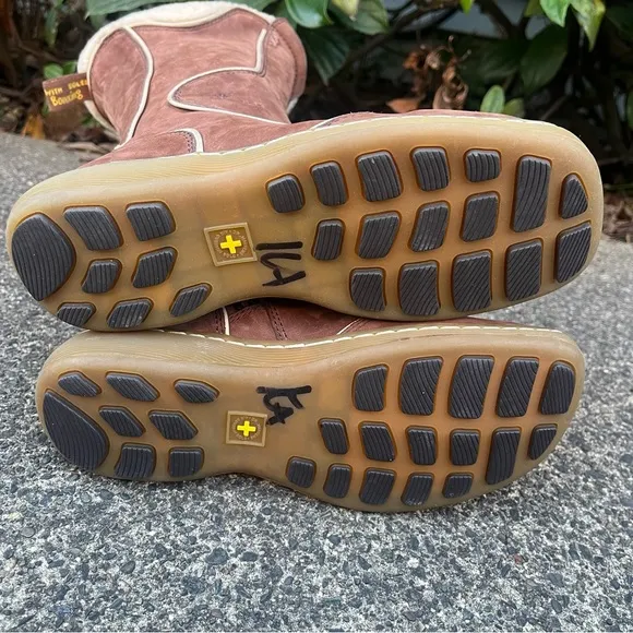 RARE Dr. Martens SAMPLE 2005 Brown Suede Sherpa Lined Boots