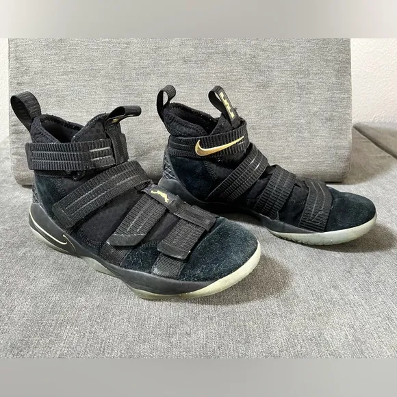 RARE‎ Nike Zoom LeBron Soldier XI 11 2017 Finals 897646-002 Gold Black Men Sz 9