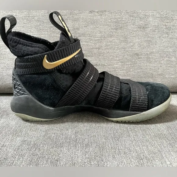 RARE‎ Nike Zoom LeBron Soldier XI 11 2017 Finals 897646-002 Gold Black Men Sz 9
