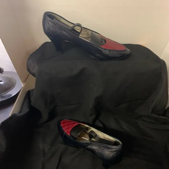 Red &amp; Black Chanel CC  leather heels 36 1/2 pumps