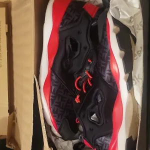 Reebok Zjet Size 6