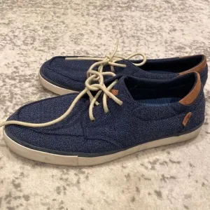REEF DECKHAND 3 shoes size 10 in EUC navy blue with suede accent  GUC
