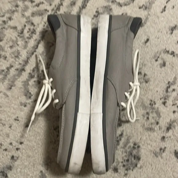 Reef Men's Deckhand 3 Sneaker Grey/ White Size 9 US