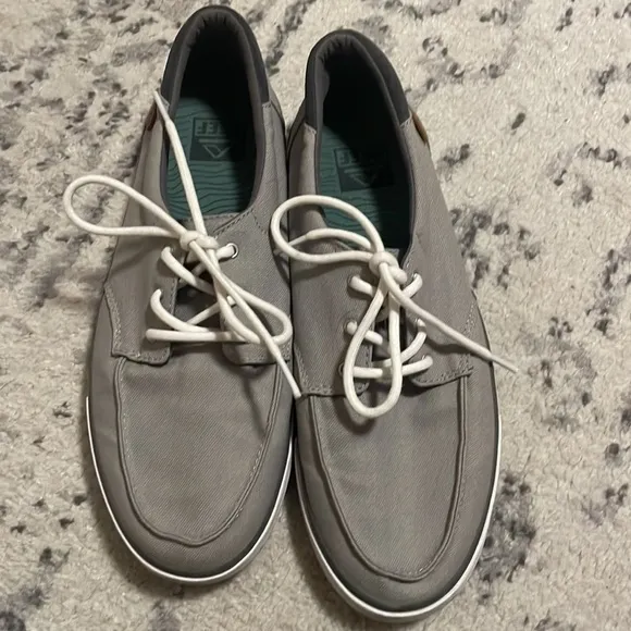 Reef Men's Deckhand 3 Sneaker Grey/ White Size 9 US