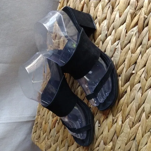 Robert Clergerie vintage blk suede square heel sandals 7