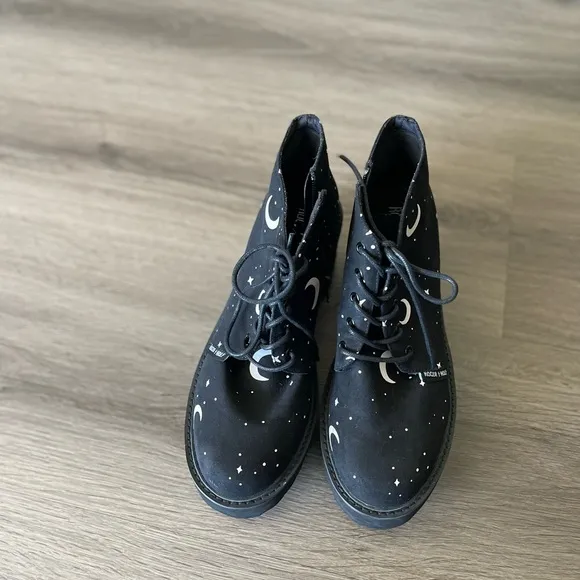 Rogue   Wolf MoonDust Platform Black Boots Vegan Suede