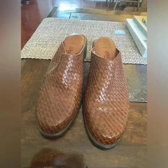 Romano  Shoes Brazil Made Woven Leather Brown Mule Clogs Size 8