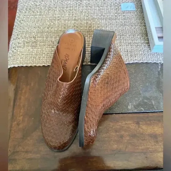 Romano  Shoes Brazil Made Woven Leather Brown Mule Clogs Size 8