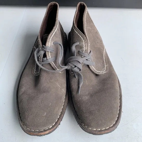 S326 John Varvatos Men’s Size 9 Weathered Suede Chukka Boots Star USA Brown Gray