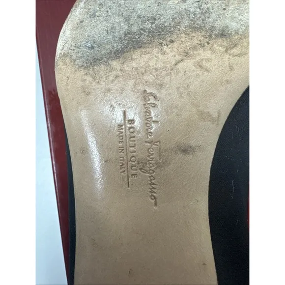 SALVATORE FERRAGAMO Boutique SONIA FABRIC Women's Shoes  SIZE 7B Great Condition