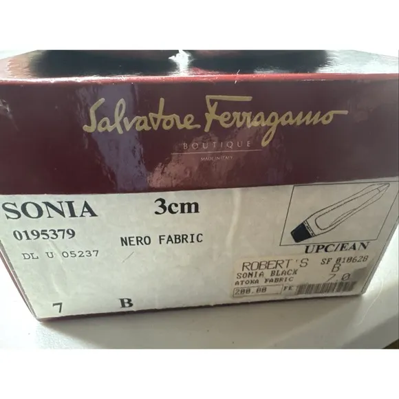 SALVATORE FERRAGAMO Boutique SONIA FABRIC Women's Shoes  SIZE 7B Great Condition