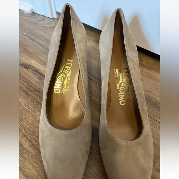 Salvatore Ferragamo Camel Suede Ladies Shoes 7 1/2 2a Vigogna Brown Heel Vintage