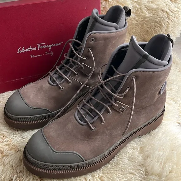 SALVATORE FERRAGAMO INSULATED SUEDE BOOTS WITH RUBBER SOLE. Size 13 Mens