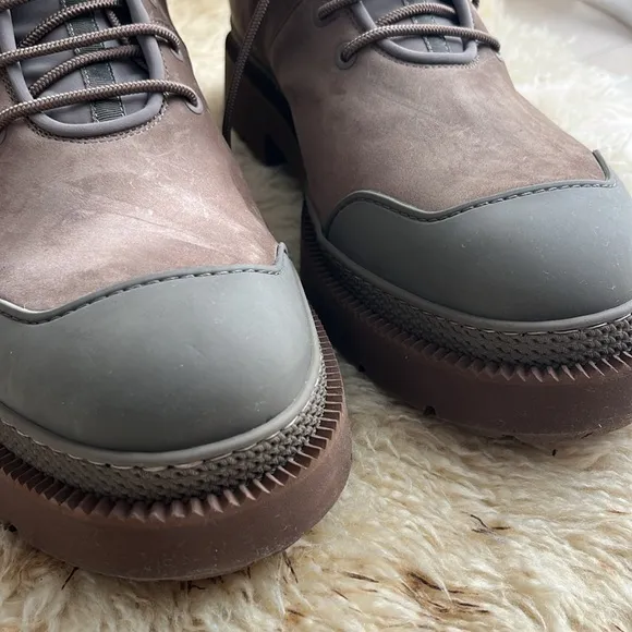 SALVATORE FERRAGAMO INSULATED SUEDE BOOTS WITH RUBBER SOLE. Size 13 Mens