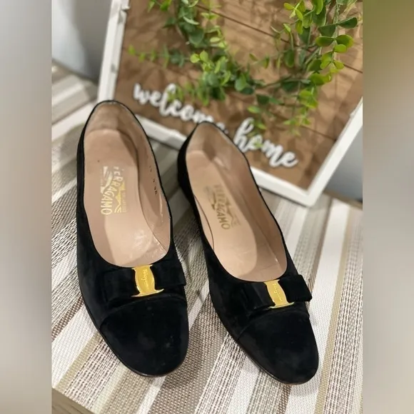 Salvatore Ferragamo Vara Lillaz Black Suede Leather Bow Pumps flat Shoes 9A