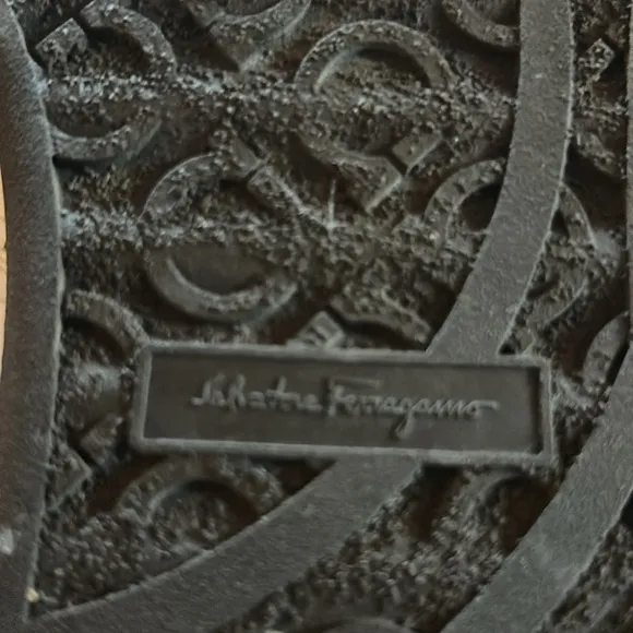 Salvatore Ferragamo White and Brown rubber sole. Great condition, barely worn.