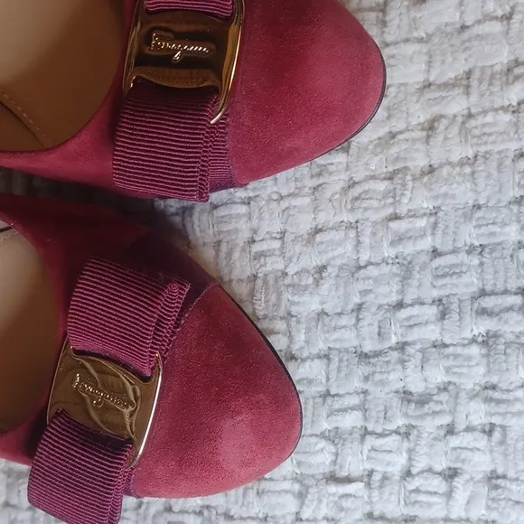Salvatore Ferragamo Women's Burgundy Suede Pumps