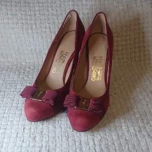 Salvatore Ferragamo Women's Burgundy Suede Pumps