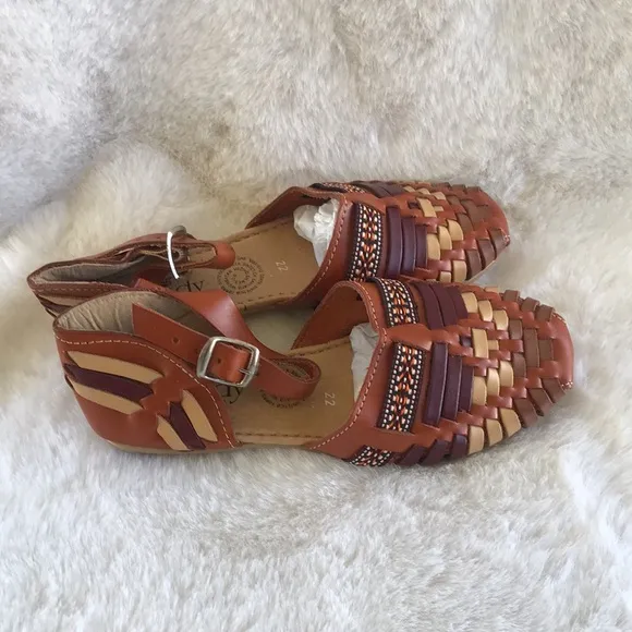 Sandy Exclusivas  Little Girl Huaraches Sandals Size 3