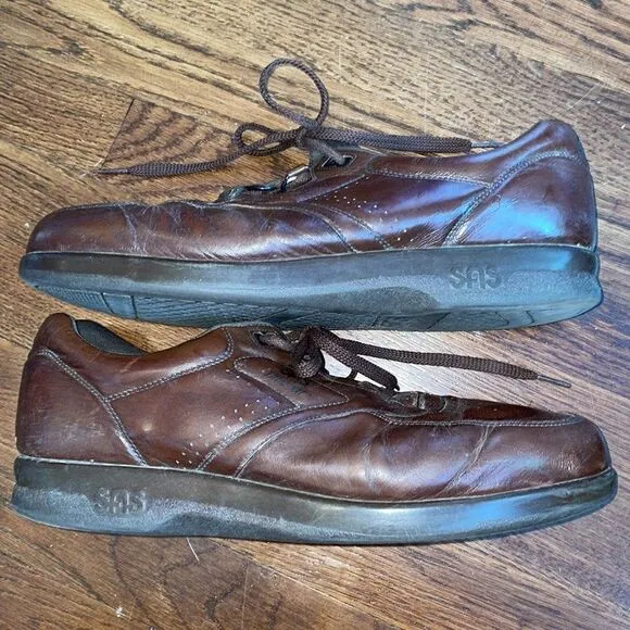 SAS brown leather lace up shoes